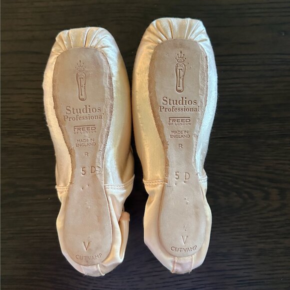 Freed Of London Studio Pointe Shoes - Picture 2 of 4